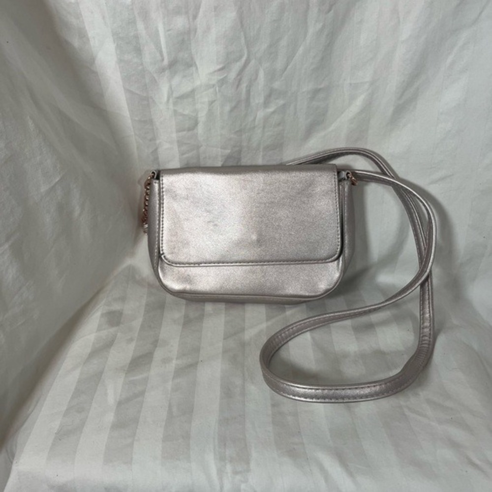 Mossimo Supply Co Metallic Silver Crossbody Bag Rose Gold Chain Strap Flap Small